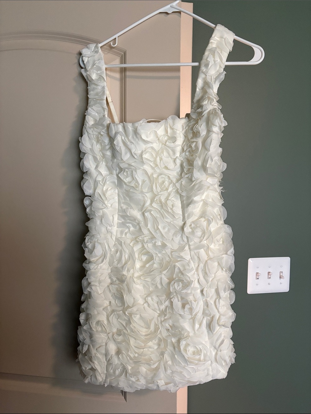 Oh Polly Ivory Textured Rose Mini Dress | US 2